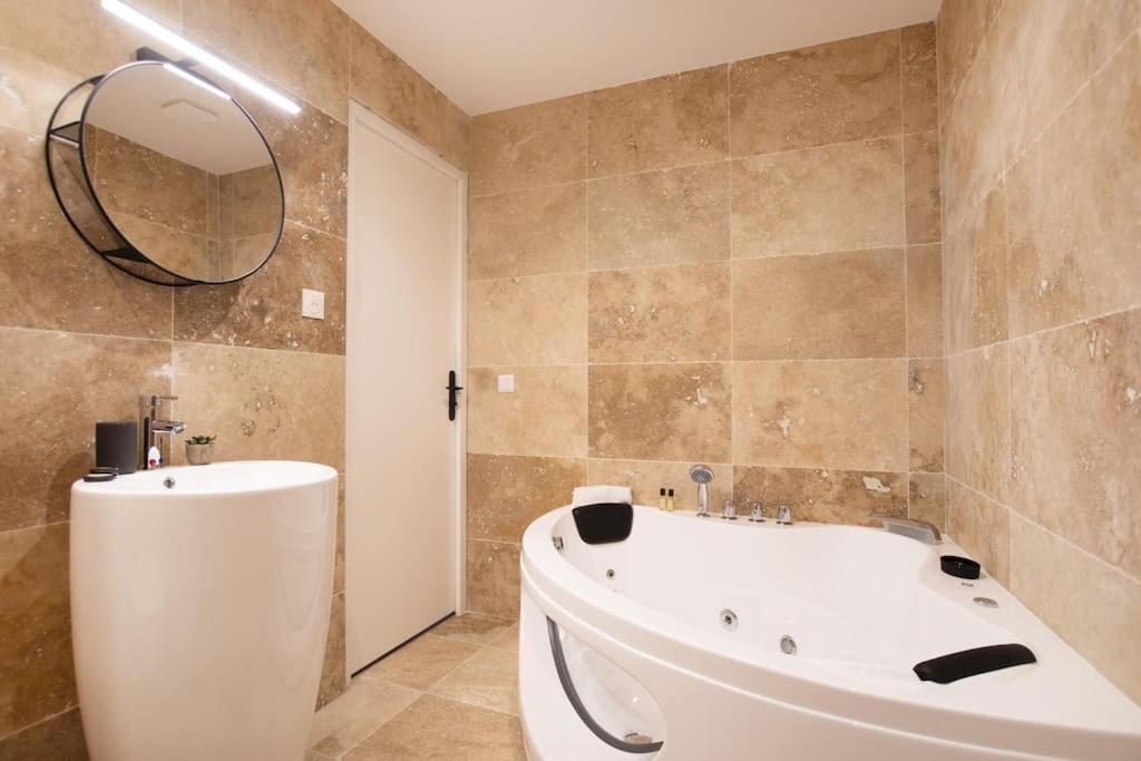 Luxury W/ Jacuzzi - Rex / Montorgueil Apartment *
